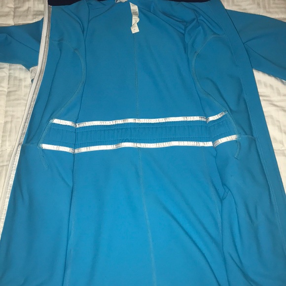 Lululemon Cinch Waist Jacket - Picture 6 of 6